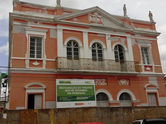 Restauração da 1ª casa de espetáculos de Alagoas segue o cronograma