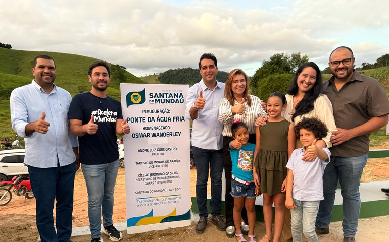 Prefeito de Santana do Mundaú entrega ponte na zona rural