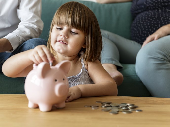 Educação financeira desde a infância: especialistas defendem aprendizado lúdico