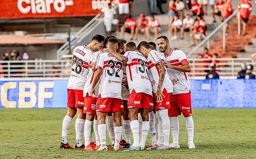 CRB busca primeira vitória fora de casa contra o Goiás na Série B