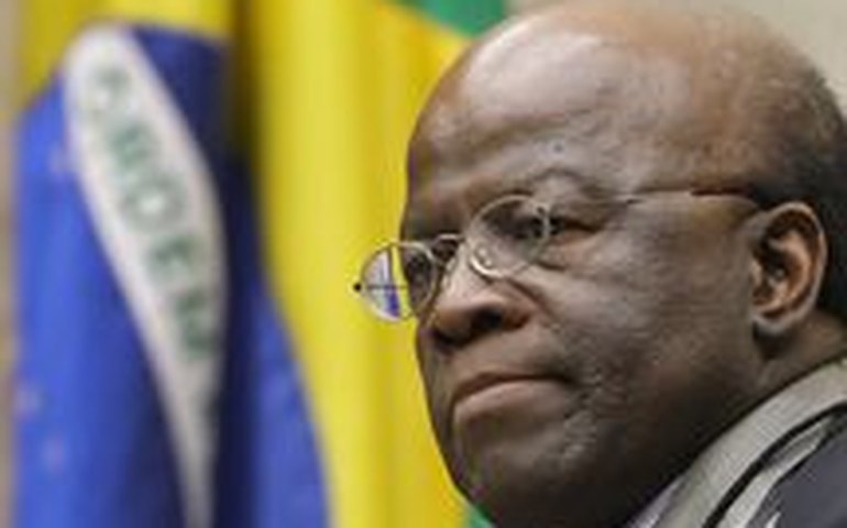 Aposentadoria de Joaquim Barbosa é publicada no Diário Oficial