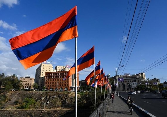 Armênia diz que quase metade da população de Nagorno-Karabakh fugiu após ofensiva do Azerbaijão