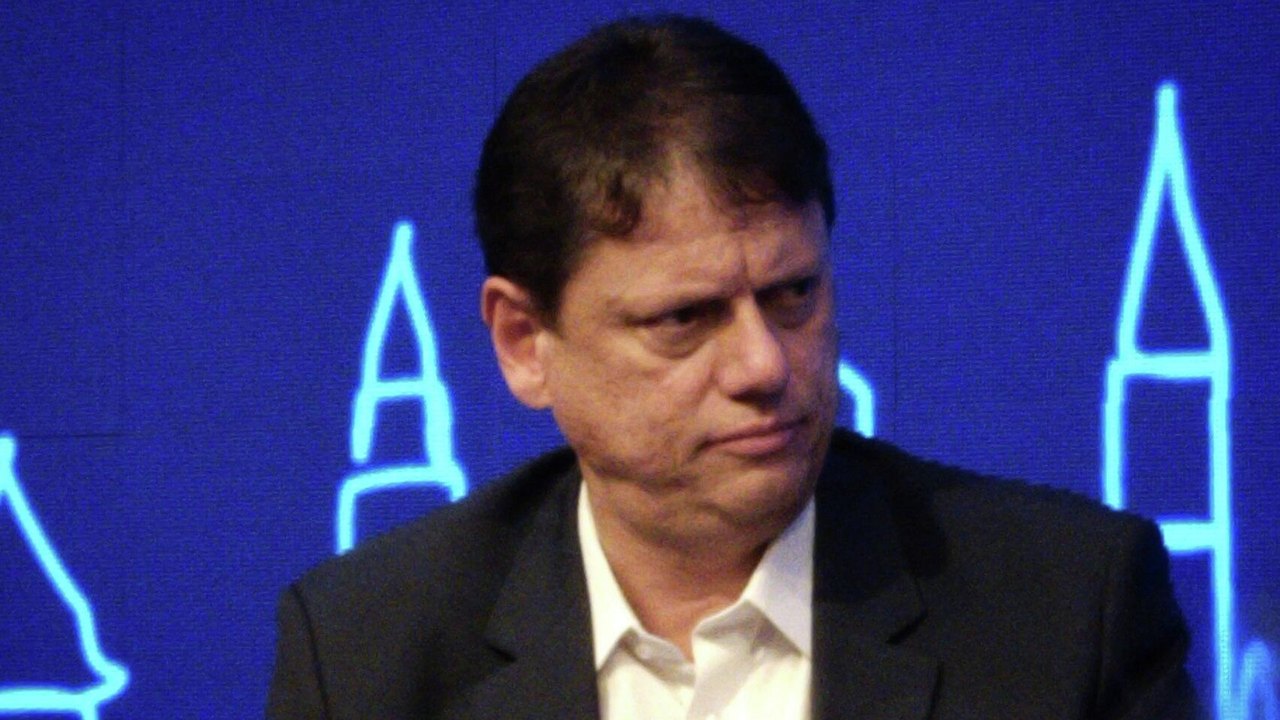 Tarcísio é reeleito governador de São Paulo no primeiro turno, projeta Datafolha