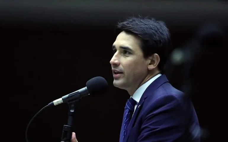 Governo quer usar Fundo da Marinha Mercante para projetos ferroviários, diz Costa Filho