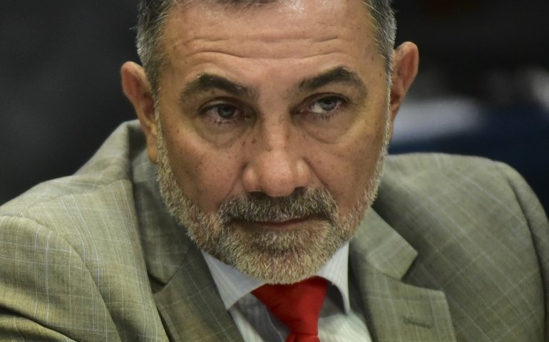 Expulso pela executiva do PDT, Telmário Mota diz que vai pedir filiação ao PTB