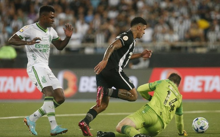 Botafogo supera América-MG e abre vantagem na liderança do Brasileirão