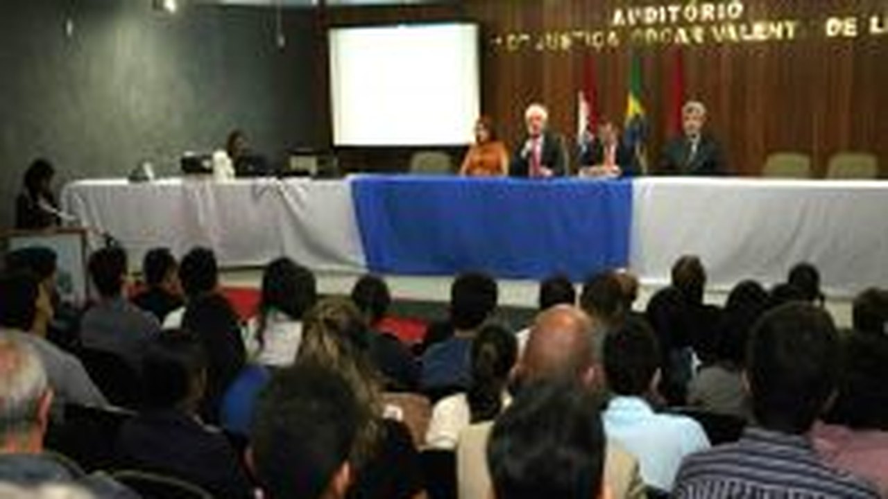 Ministro Humberto Martins dá palestra sobre novo Código de Processo Civil para membros, servidores e estagiários do MPE