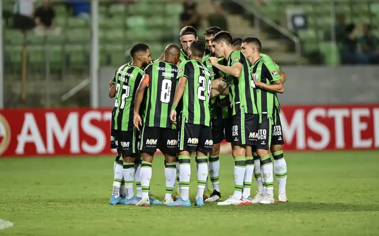 América-MG faz o dever de casa e se despede da Série B com vitória diante do Brusque