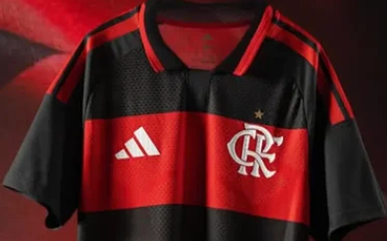 Flamengo apresenta novo uniforme para a temporada 2026
