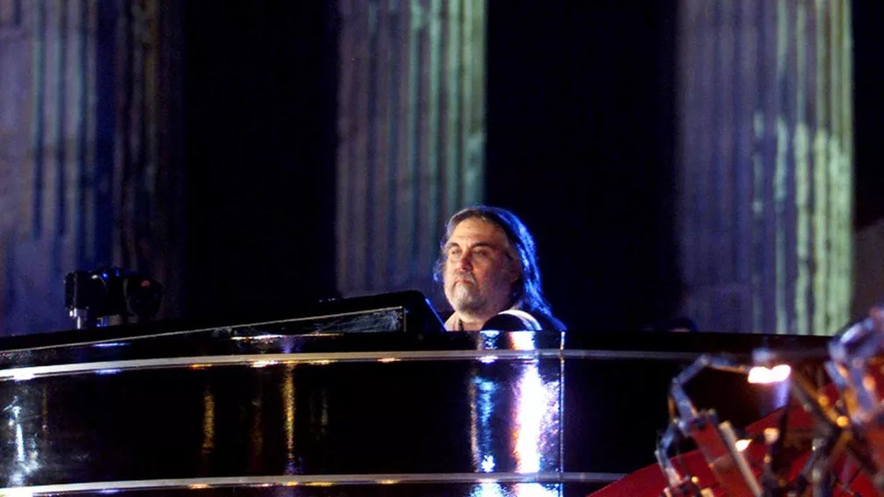 Vangelis, compositor da trilha de ‘Carruagens de Fogo’, morre aos 79 anos