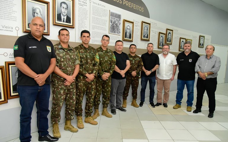 Centro Administrativo de Arapiraca recebe a visita do comandante do 59º BIMtz