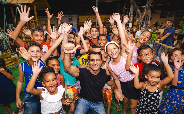 JHC entrega praça totalmente revitalizada no Poço e destaca resgate da memória