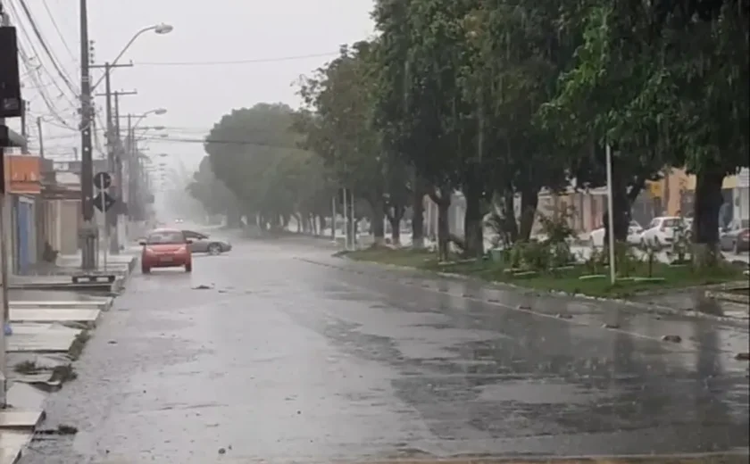 Volume de chuva em Maceió alcança 45% da média mensal em 24 horas