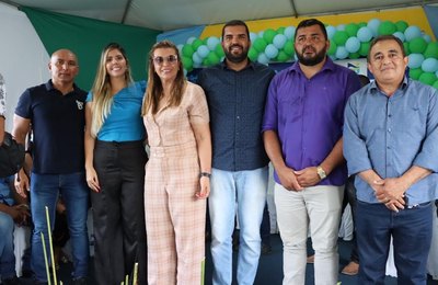 Vereadores prestigiam assinatura da ordem de serviço e entrega de novos espaços de esporte e lazer em Santana do Mundaú 