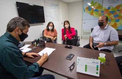 Christiane Bulhões trata do abastecimento de água da Camoxinga dos Teodósios 