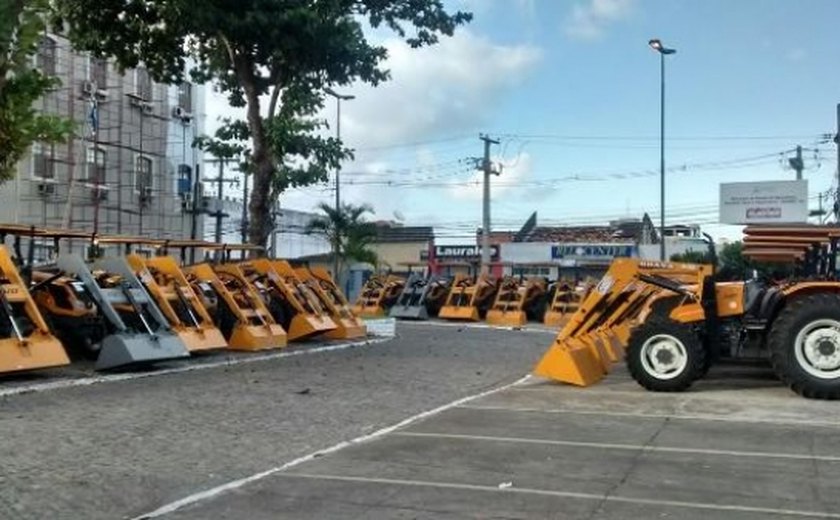 Governo de Alagoas fará entrega de tratores e caminhões a municípios