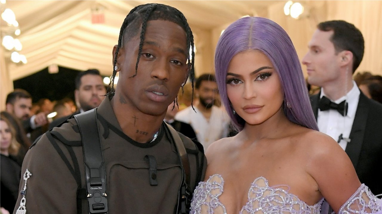 Travis Scott é acusado de trair Kylie Jenner com ex, mas nega infidelidade