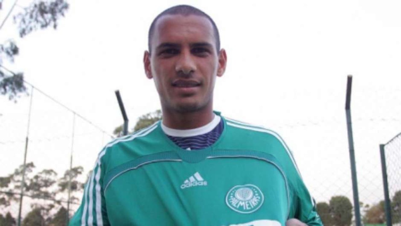 Ex-Palmeiras tenta evitar transplante para seguir no futebol
