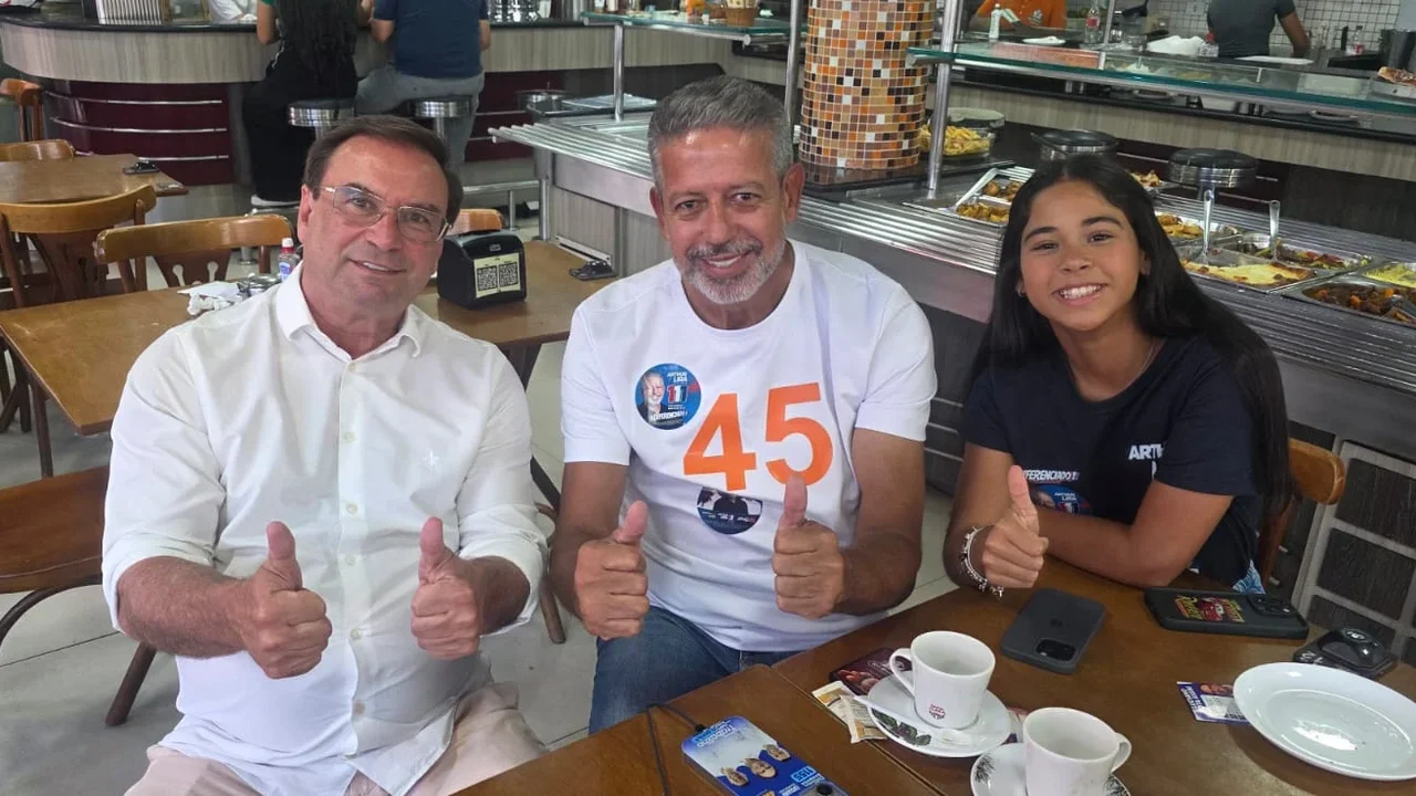 Na tradicional Padaria Rio Branco, Luciano Barbosa recebe Arthur Lira e exalta trajetória