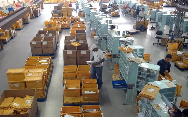 Serviço Postal dos EUA deixa de receber encomendas enviadas da China e de Hong Kong
