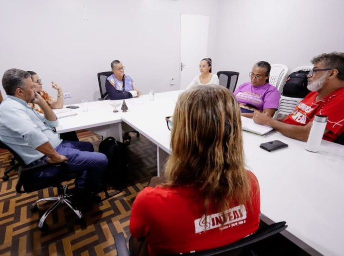 Prefeita Luísa Júlia se reúne com Sindicato dos Trabalhadores em Educação para discutir demandas
