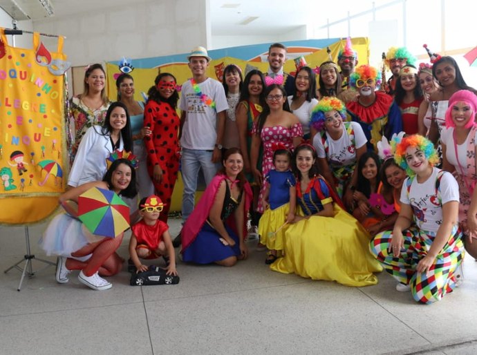 Bloco da Humanização leva a alegria do Carnaval aos pacientes do Hospital de Emergência do Agreste