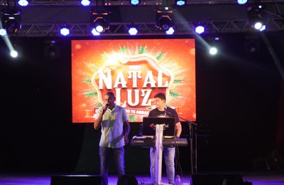 Apresentações infantis e shows artísticos marcam a terceira noite do Natal Luz de Palmeira 