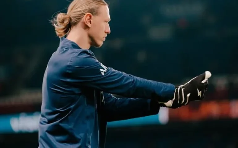 Goleiro do PSG que brilhou contra o Flamengo fratura a mão na final da Intercontinental