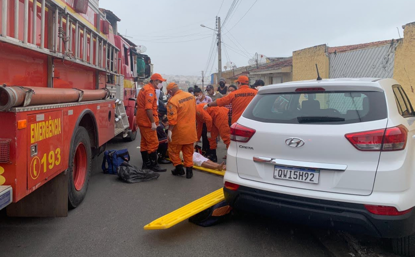 Corpo de Bombeiros é acionado para prestar socorro à vítima de colisão entre motos em Arapiraca