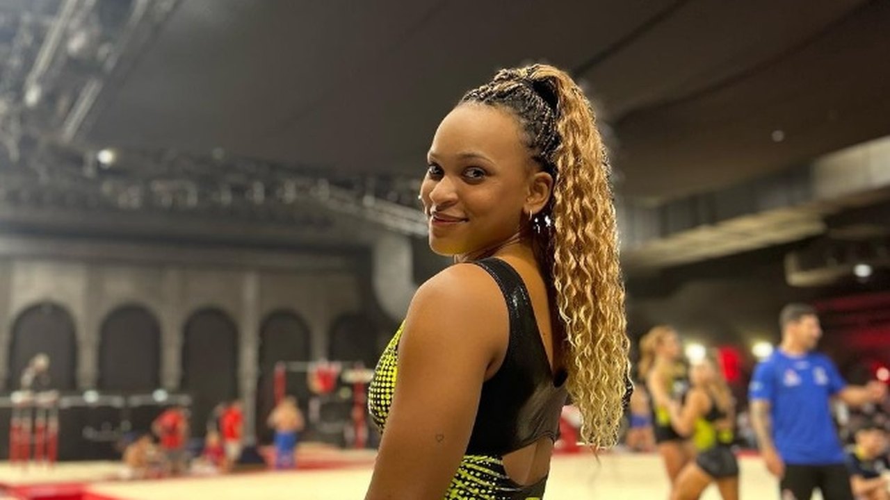 Com Biles no encalço, Rebeca busca bi mundial e lidera Brasil por vaga olímpica: 'Esse retorno mostra que ela faz o que ama'