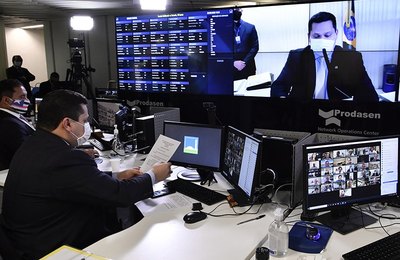 Presidente do Senado diz que não vai acatar mudanças da Câmara no projeto que garante auxílio financeiro a estados e municípios