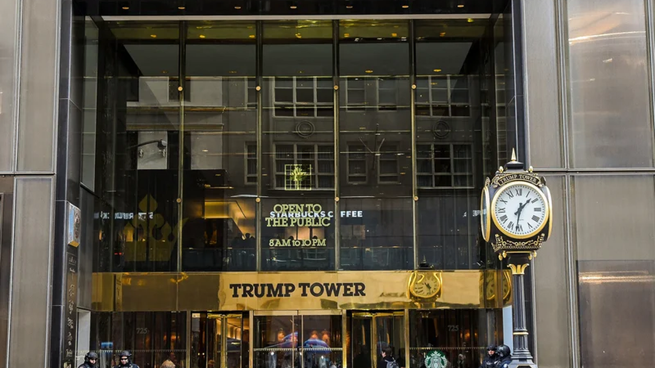Manifestantes judeus são presos em protesto dentro da Trump Tower contra prisão de palestino