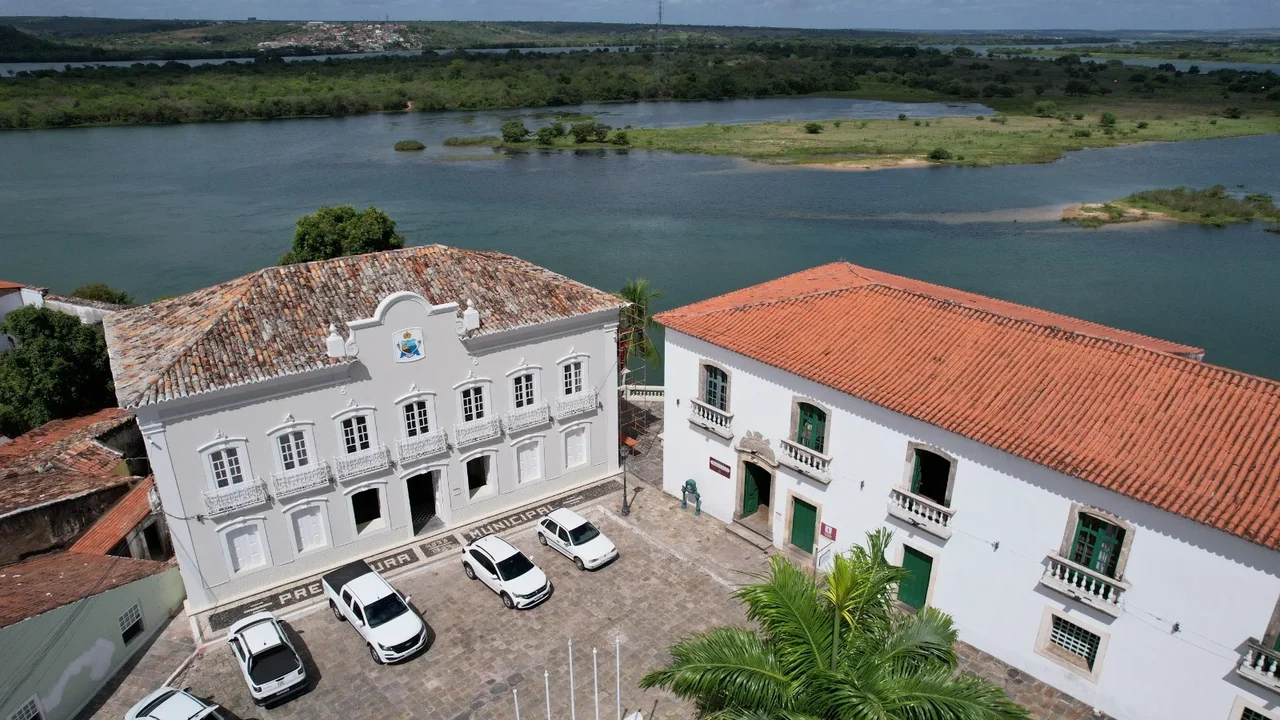 Penedo começa com sol e terá aumento de nuvens ao longo do dia
