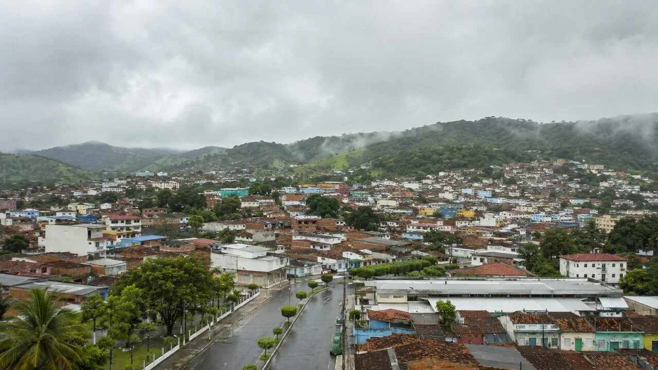 Palmeira dos Índios tem terça com pancadas moderadas e máxima de 24,5°C