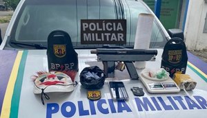 Homem é preso com submetralhadora e máscara de palhaço em Aracaju