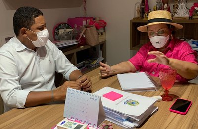 Prefeito Júlio Cezar receberá deputada federal Tereza Nelma nesta sexta, em Palmeira