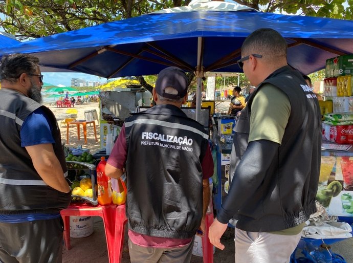 Semsc apoia operação da Vigilância Sanitária no combate à venda de bebidas adulteradas em Maceió
