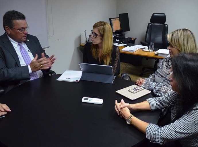 Mediação e arbitragem é tema de reunião entre OAB Alagoas e TJ