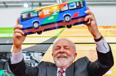 Lula exalta papel de ônibus elétricos para futuro sustentável da mobilidade no país