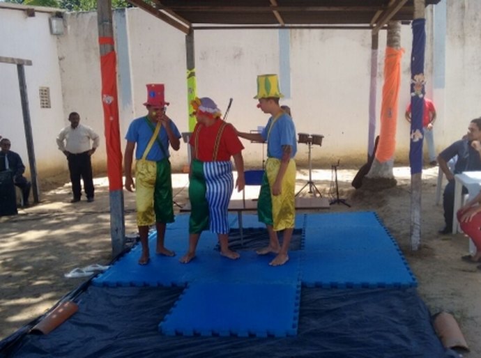 Práticas circenses marcam atividades em unidade de internação