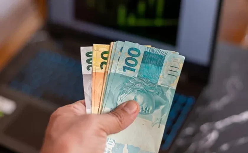 Empresa suspeita de fraude com laranjas atrasa salários e governo assume dívida