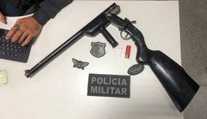 Homem é preso após ameaçar próprio pai com espingarda em Itabaiana / Foto: Foto: Polícia Militar/SE