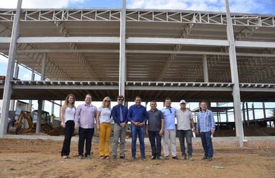 Júlio Cezar se reúne com investidores do Grupo Unicompra, em Palmeira dos Índios 