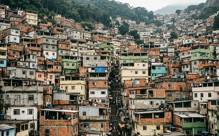 Estudo mostra que Rocinha é a favela do Rio com mais construções em terrenos inclinados