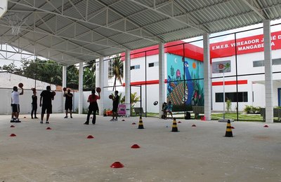 Semed Penedo capacita professores para novo programa em Educação Física 