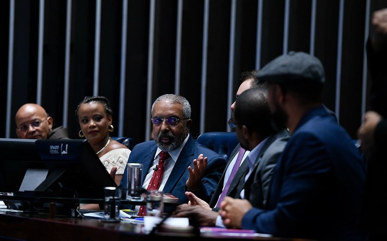 Senado terá frente parlamentar contra o racismo
