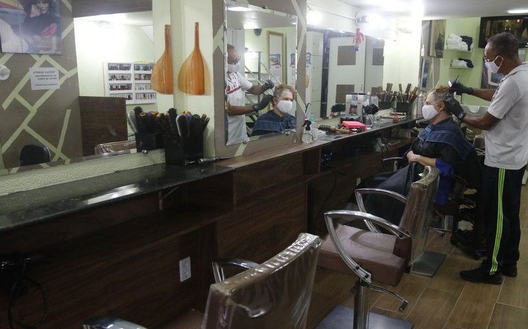 Setor de serviços cresce 4,7% no primeiro semestre