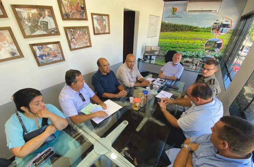 Iteral recebe representantes de fazenda ocupada em São Sebastião