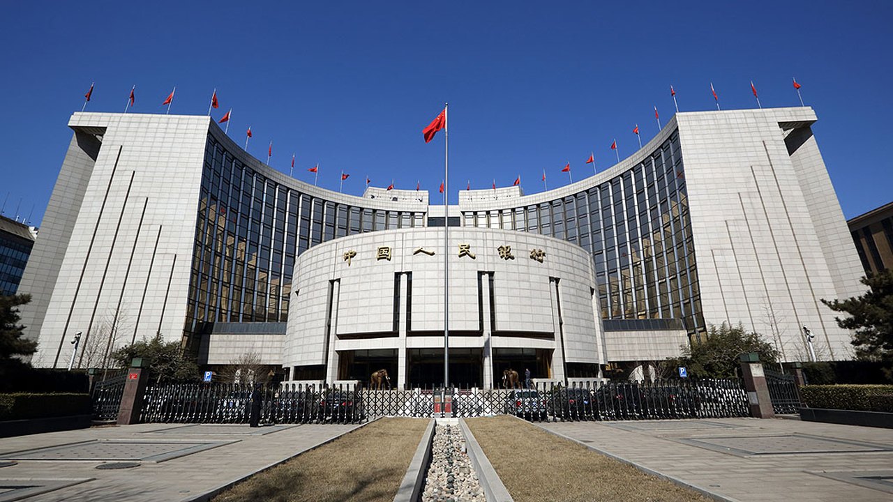 China injeta 600 bi de yuans por meio de instrumento de empréstimo de médio prazo