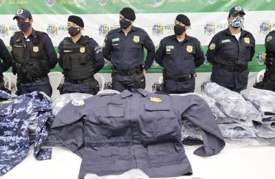 Prefeitura de Palmeira entrega kits de uniformes à Guarda Civil municipal